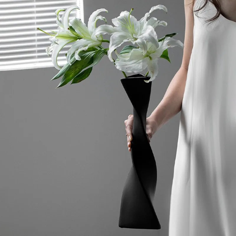 Nordic Vases Ceramics Modern Flower Vase Creative Luxury Flower Bottle Design Minimalist Living Room Flowerpot Home Furniture