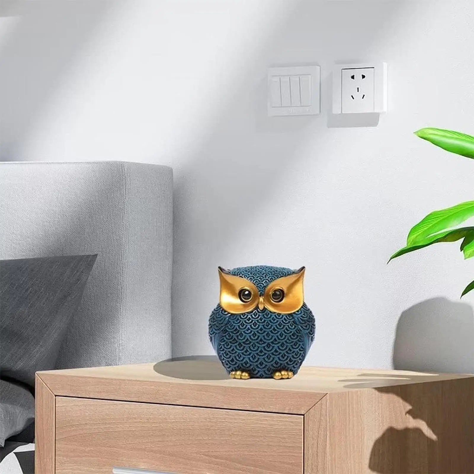 Owl Statue Decor Gift for Owl Lovers Compact Modern Cute Ornament Animal Figurine for Office Table Desk Living Room Decoration
